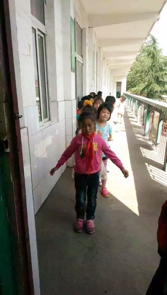 易視界進駐校園開展愛心視力健康檢查