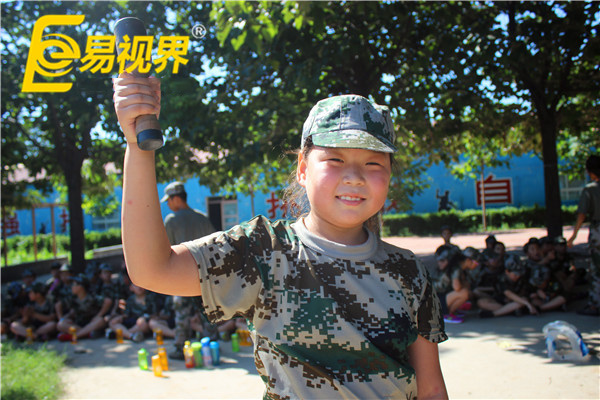 認真訓練的小朋友