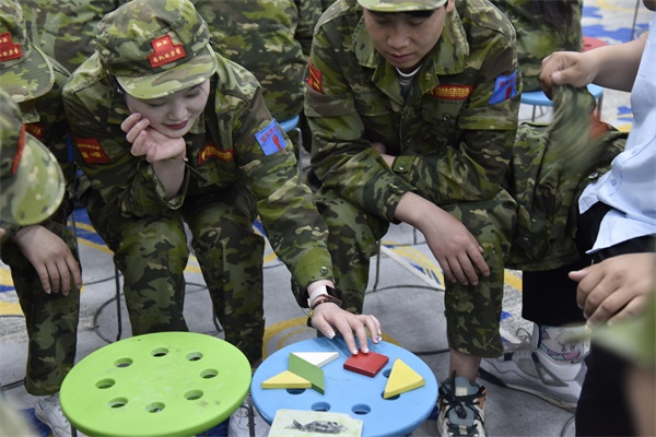 易視界精英們拓展訓(xùn)練進行中