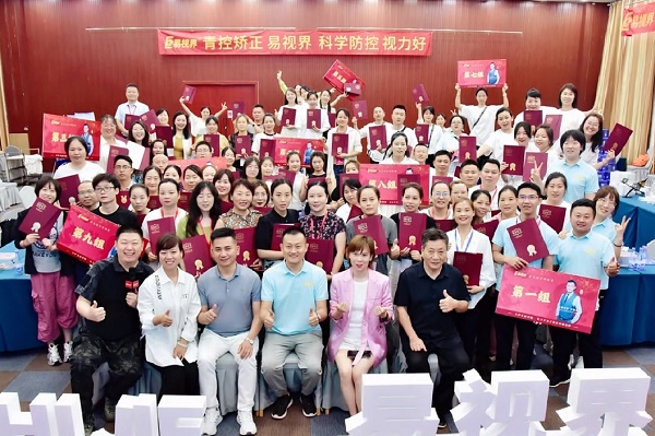 2024年鄭州站易視界店長(zhǎng)鐵軍圓滿(mǎn)收官