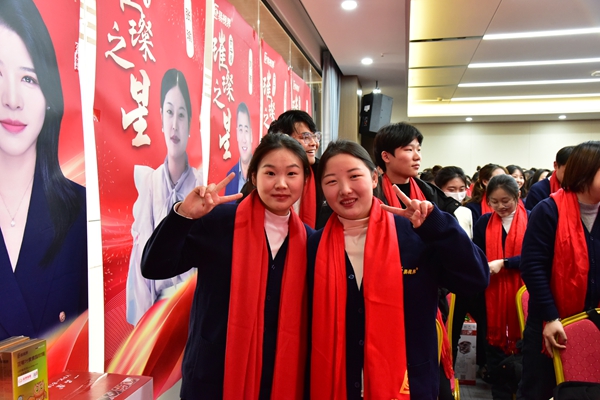 易視界12月嘉獎會暨1月啟動大會精彩瞬間