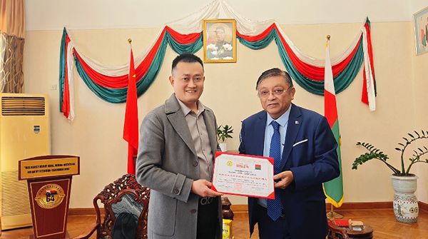 熱烈祝賀易視界全系列產品榮膺馬達加斯加官方指定眼健康用品