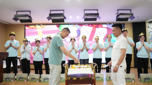 易視界溫馨的集體生日