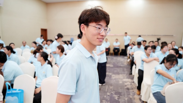 易視界2025年7月嘉獎會暨8月啟動大會精彩瞬間