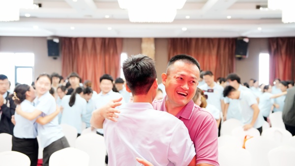 易視界2025年8月嘉獎(jiǎng)會暨9月啟動大會精彩圖集