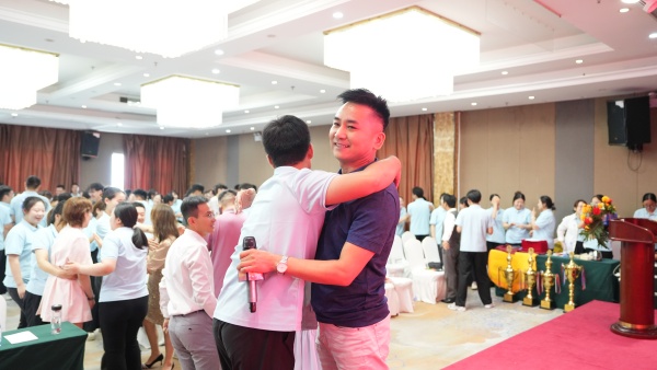 易視界2025年8月嘉獎(jiǎng)會暨9月啟動大會精彩圖集