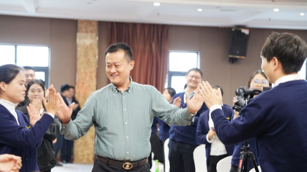 易視界2025年9月嘉獎會暨10月啟動大會精彩圖集