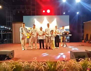 當(dāng)團(tuán)建的歡聲撞上生日的禮花，今日的雙倍驚喜屬于你！