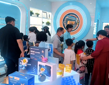 易視界新店試營業(yè)即巔峰 每一份用心都化作顧客臉上的笑顏